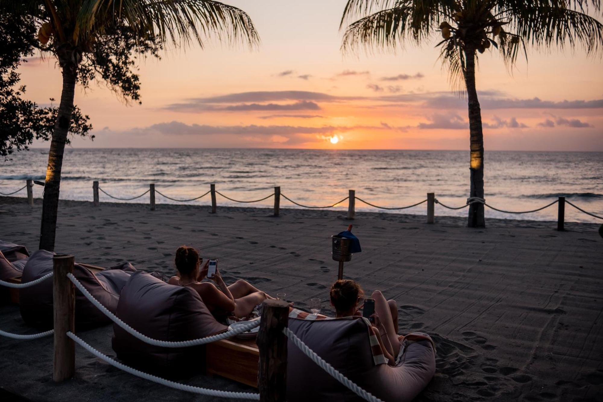 Living Asia Resort And Spa Senggigi Buitenkant foto