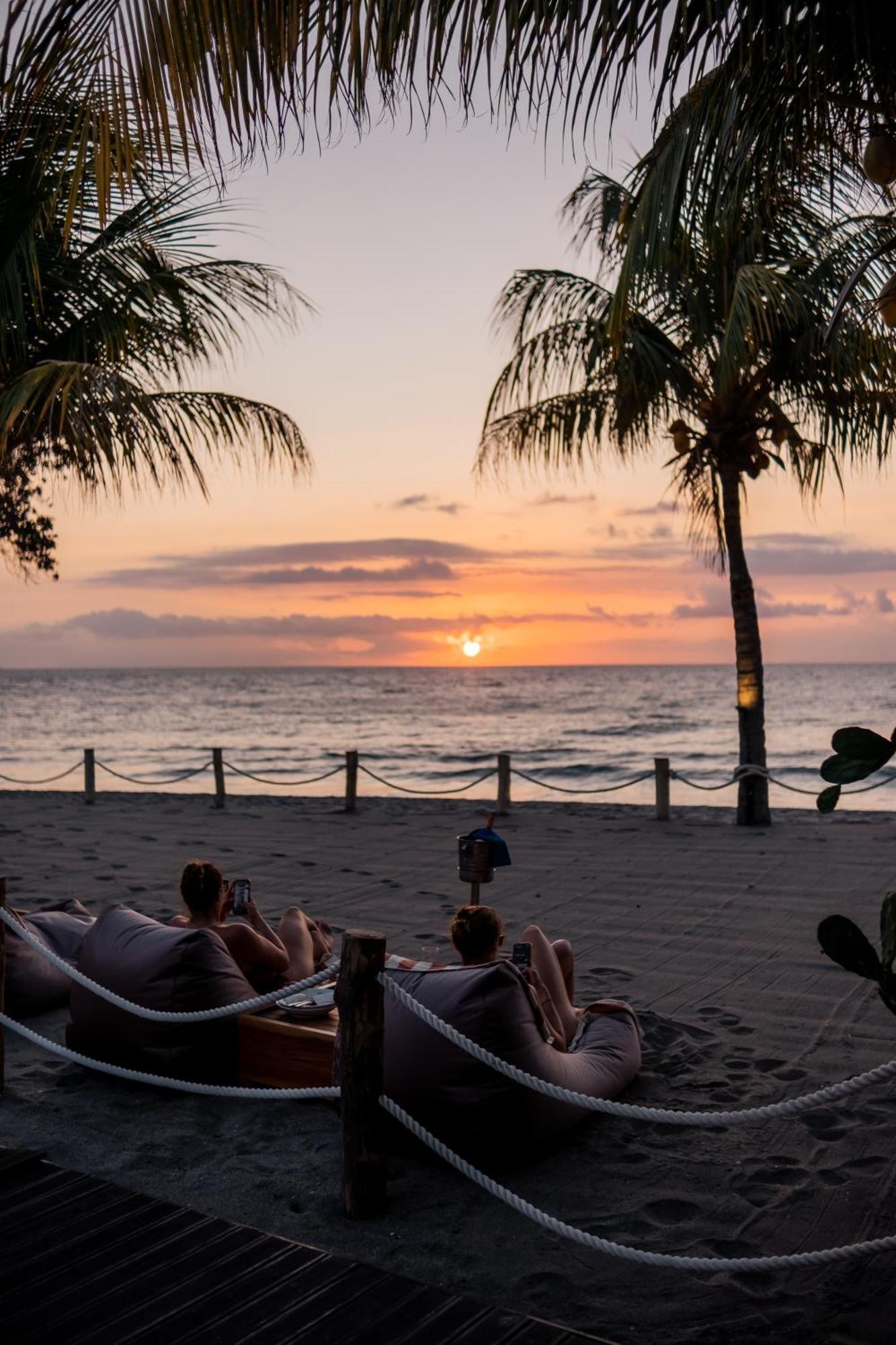 Living Asia Resort And Spa Senggigi Buitenkant foto